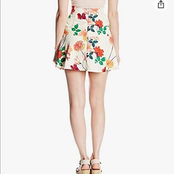 BB Dakota Goodwin Lush Cupra Touch Floral Skater Skirt - Picture 4 of 8